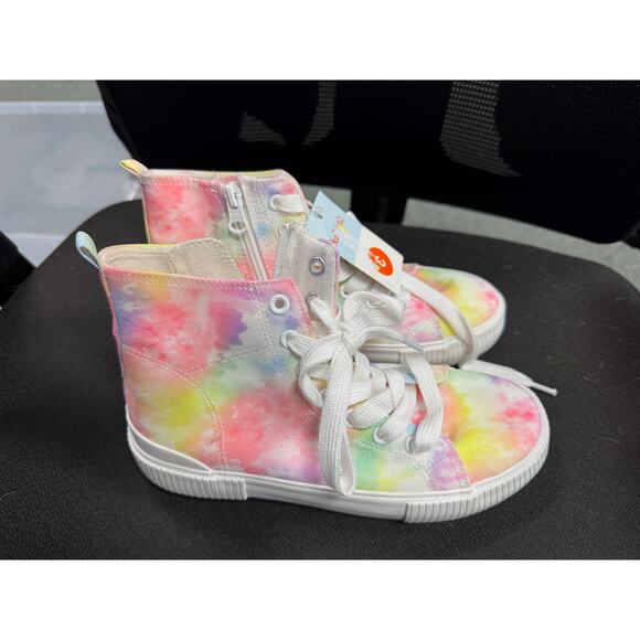 NWT Girls Cat & Jack Cora Tie Dye Lace Up Sneakers - Size 3 - Picture 3 of 4